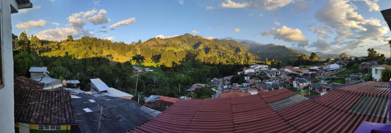 Hospedaje Los Balcones サレント エクステリア 写真